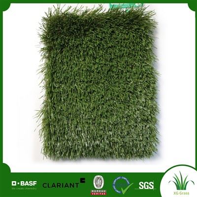 Aménagement paysager de jardin en gazon artificiel